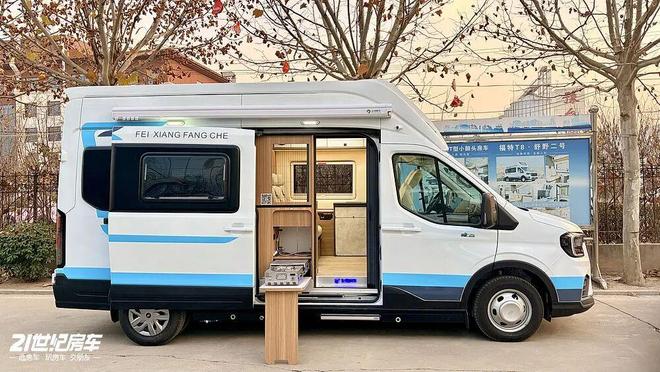 花板+居家质感拉满！飞翔舒野二号横床版开元棋牌北京首钢房车展｜蓝牌旅行动力天