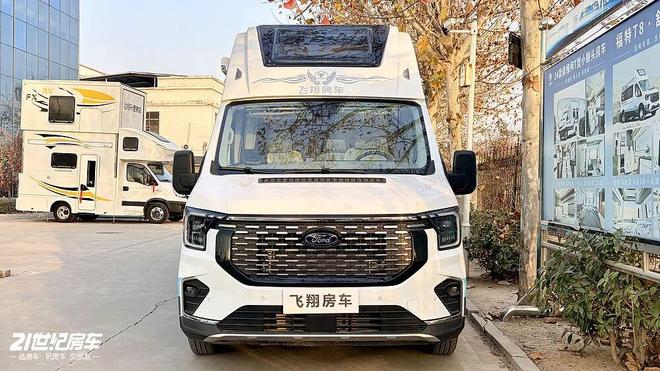 花板+居家质感拉满！飞翔舒野二号横床版开元棋牌北京首钢房车展｜蓝牌旅行动力天(图4)