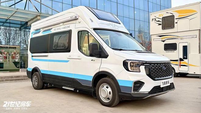 花板+居家质感拉满！飞翔舒野二号横床版开元棋牌北京首钢房车展｜蓝牌旅行动力天(图13)